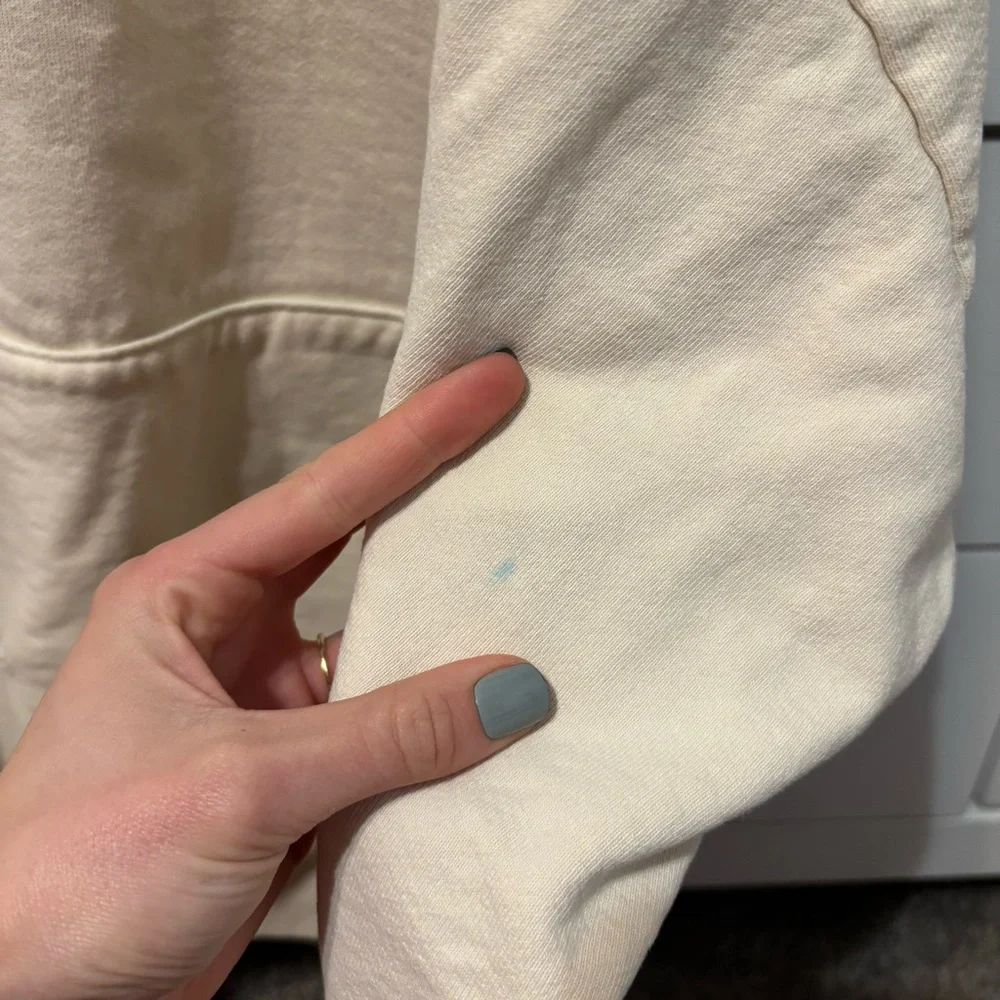 ALIGNE New York Cream Logo Hoodie - Picture 6 of 6